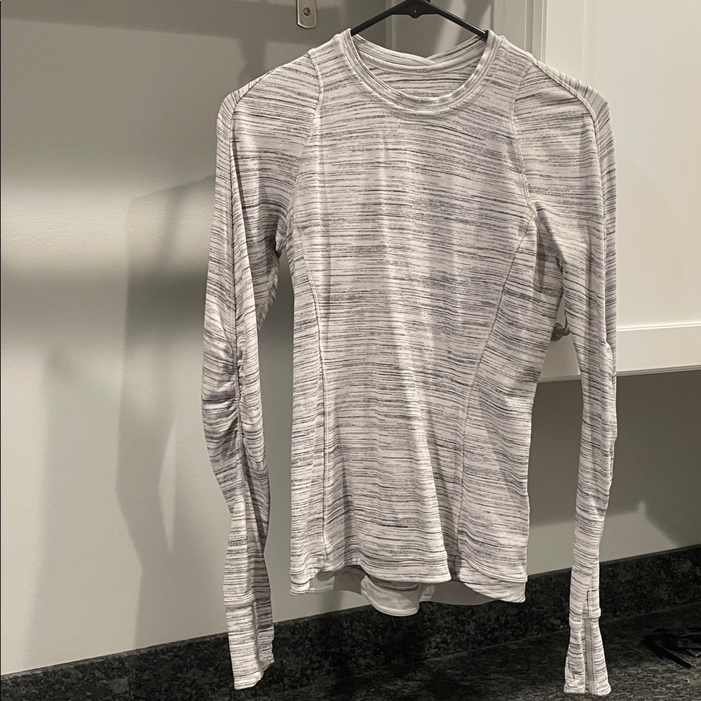 Lululemon Athletica Heathered Gray Long Sleeve Top